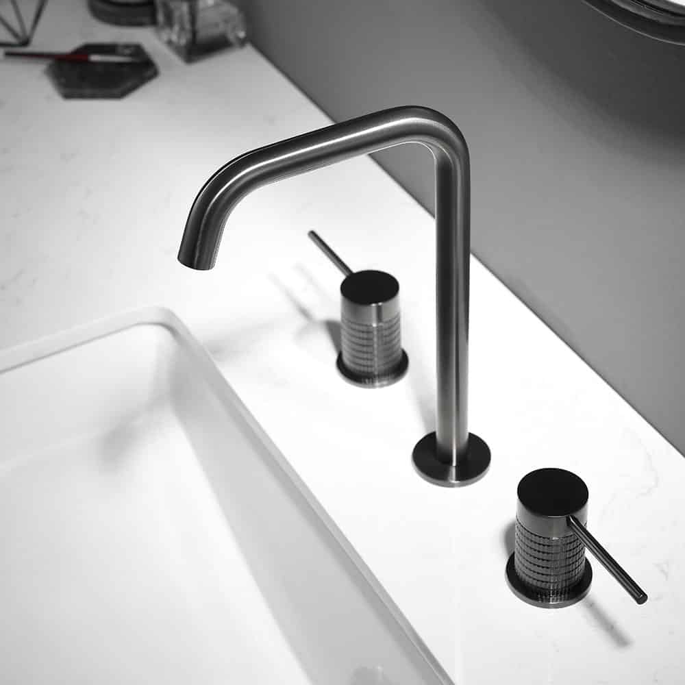 Dual lever widespread knurled basin tap - B064 04 37 1 - gunmetal - 1