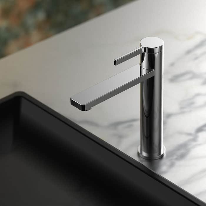 Bathroom tap with square spout and round body - B068 01 01 1 - chrome